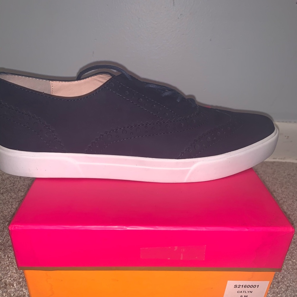 New in box. KATE SPADE New York CATLYN.